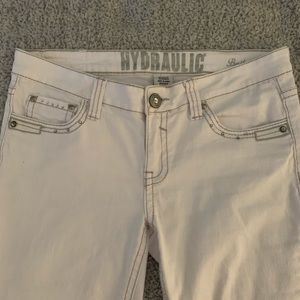 Hydraulic crisp white denim capris
